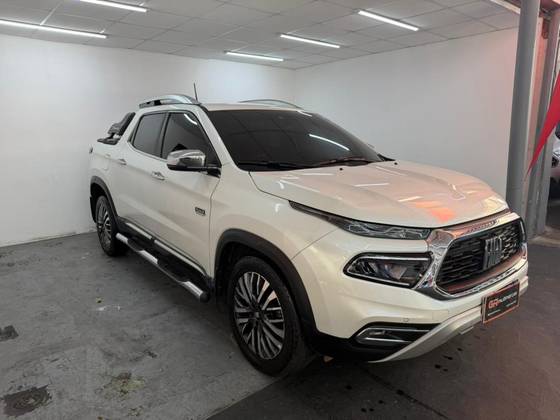 FIAT TORO 2.0 16V TURBO DIESEL RANCH 4WD AT9